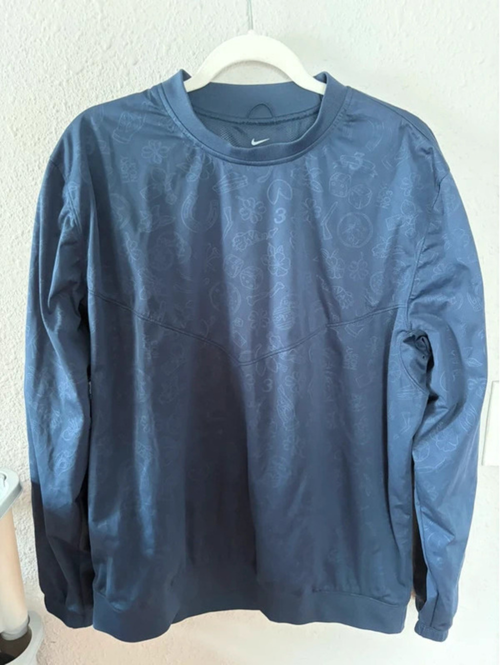 Men's Nike Shield Lucky Print Navy Pullover size L standard fit